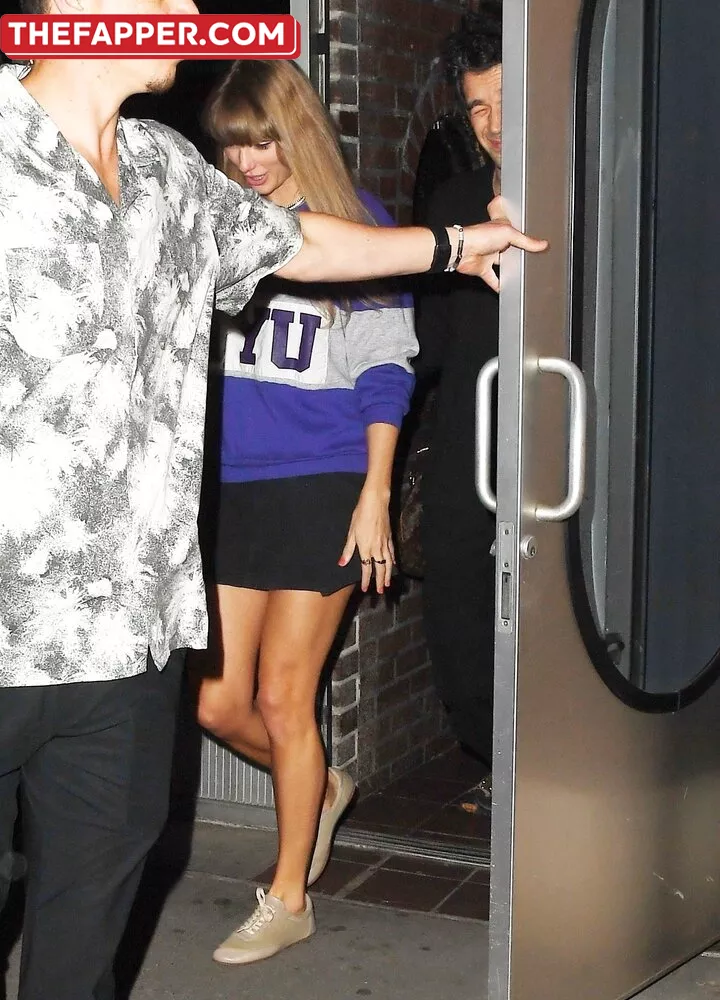 Taylor Swift  Onlyfans Leaked Nude Image #4YKhUCOeug