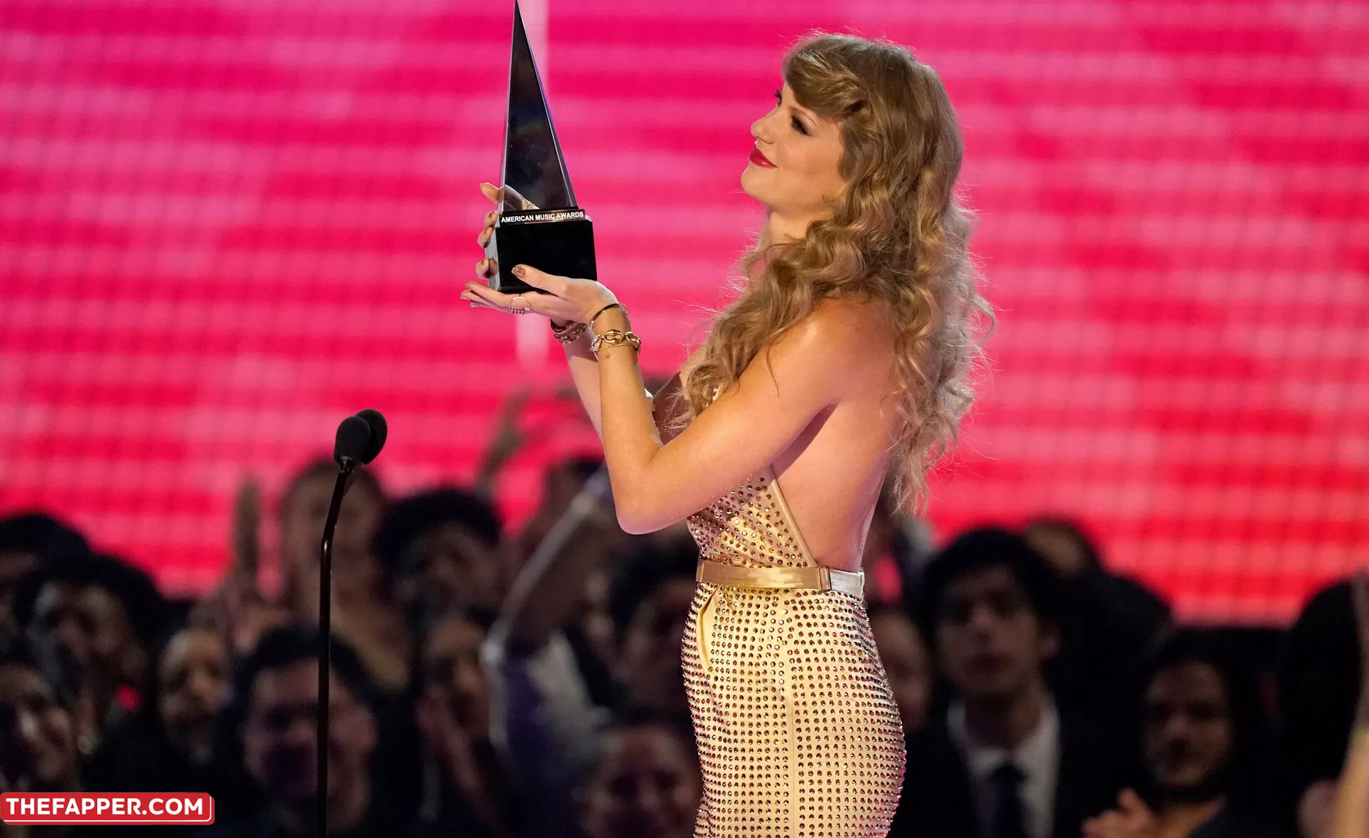 Taylor Swift  Onlyfans Leaked Nude Image #9qBSU5xnaq