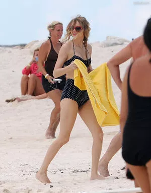 Taylor Swift #KhKBrlE4YJ