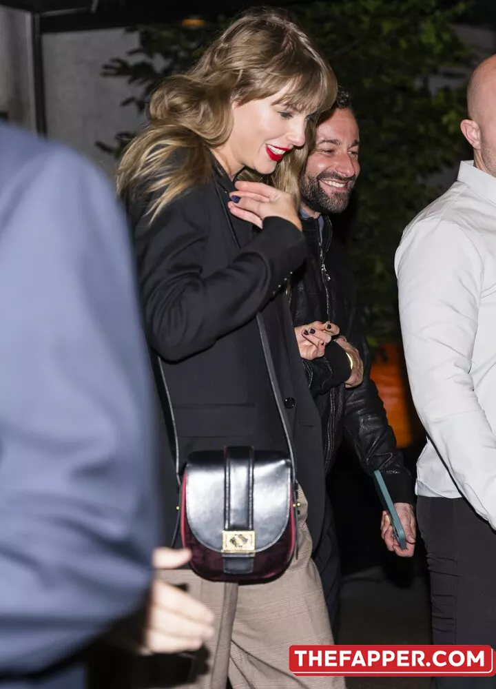 Taylor Swift  Onlyfans Leaked Nude Image #nsFu2Z103W