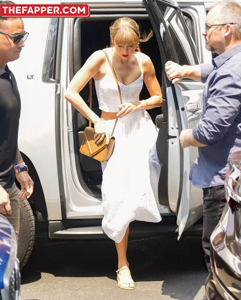 Taylor Swift  Onlyfans Leaked Nude Image #seqlo62ssL