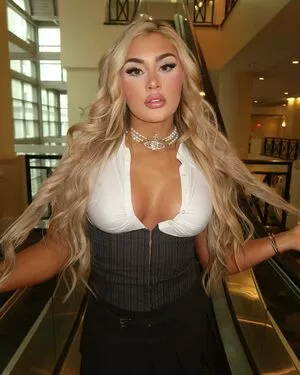 Tiffany Stratton #k4yG3ZvUE4