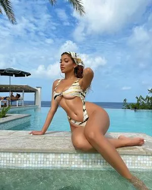Tiona Fernan #z1qbrXBukj