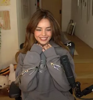 Valkyrae #roDtn7aUXY