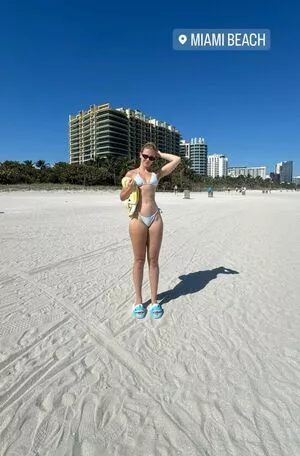 Vera Dijkmans Onlyfans Leaked Nude Image #2CMddJDlNY