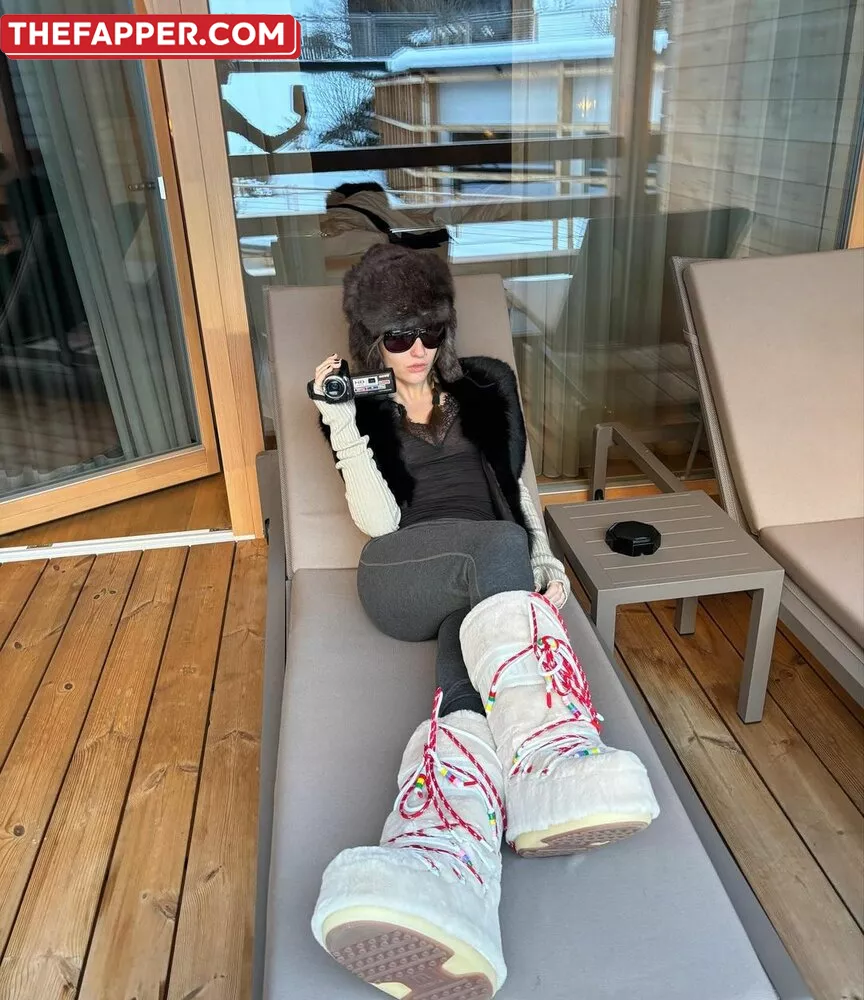 Victoria De Angelis  Onlyfans Leaked Nude Image #2IsgoOJMIg
