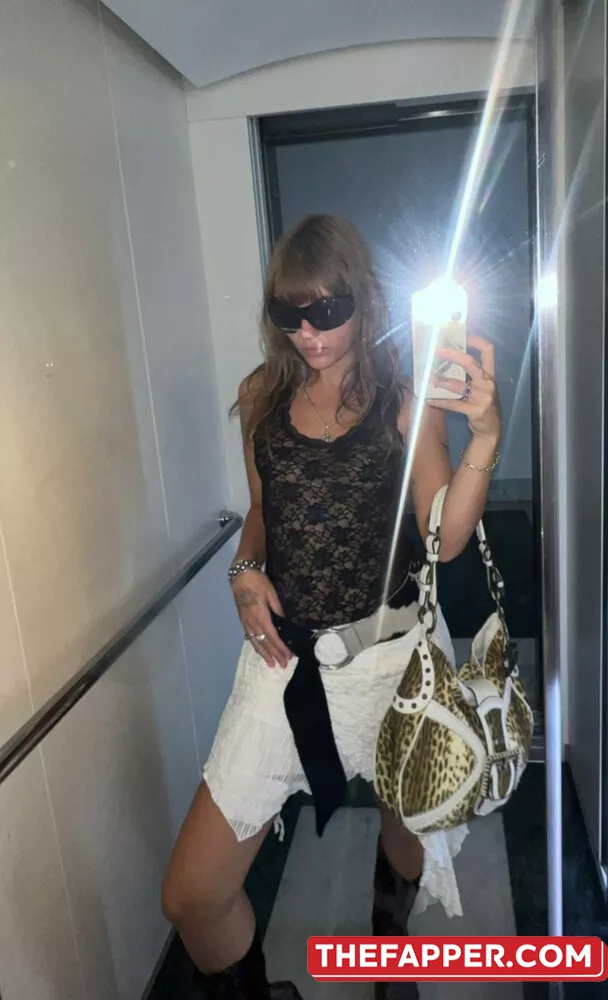 Victoria De Angelis  Onlyfans Leaked Nude Image #3QuUUL7a68