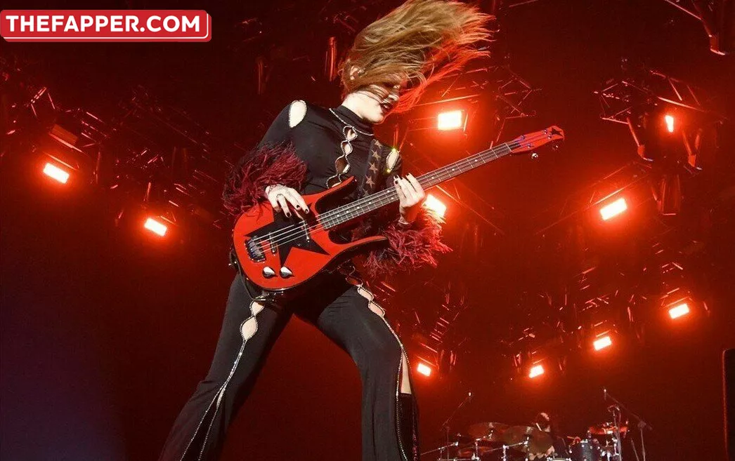 Victoria De Angelis  Onlyfans Leaked Nude Image #3Sg9aA1DqX