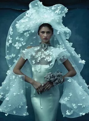 Zendaya #gdrQTh66Pb